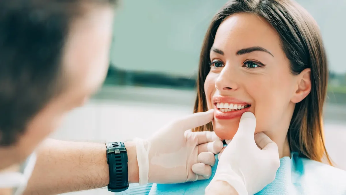 What To Expect From a Consultation With a Cosmetic Dentist