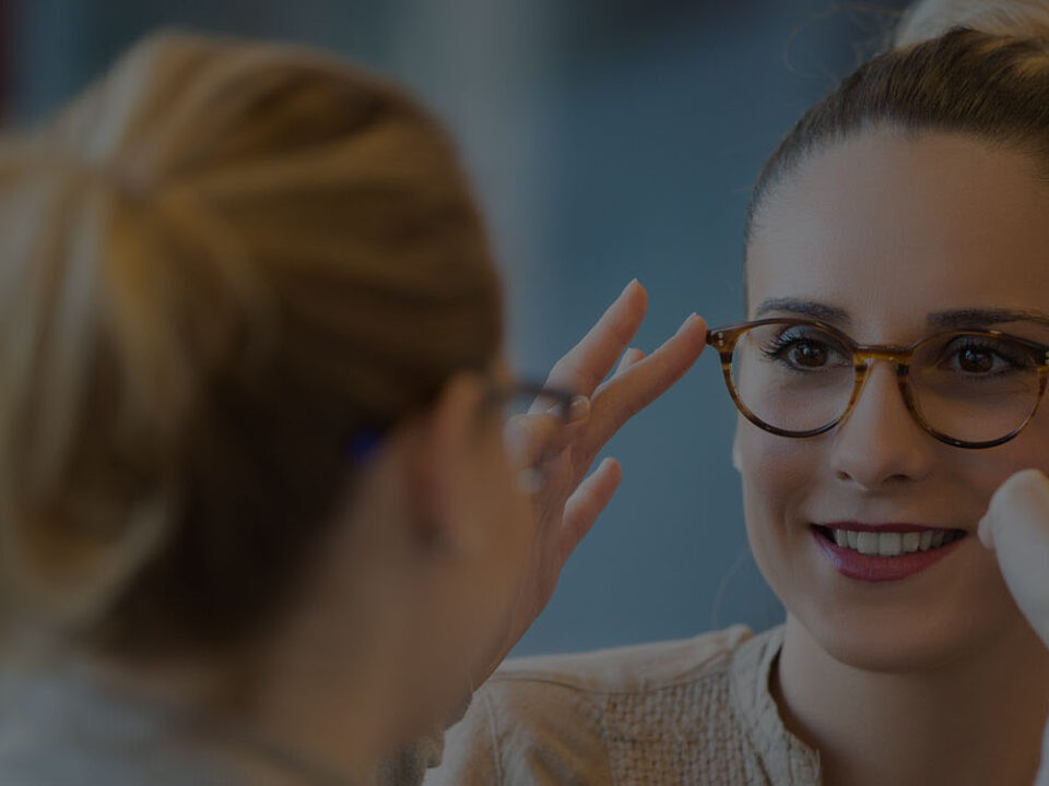 Working With a Professional to Find the Right Eyeglasses for Your Needs